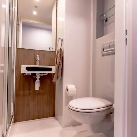 Ensuite Private In Center * דבלין